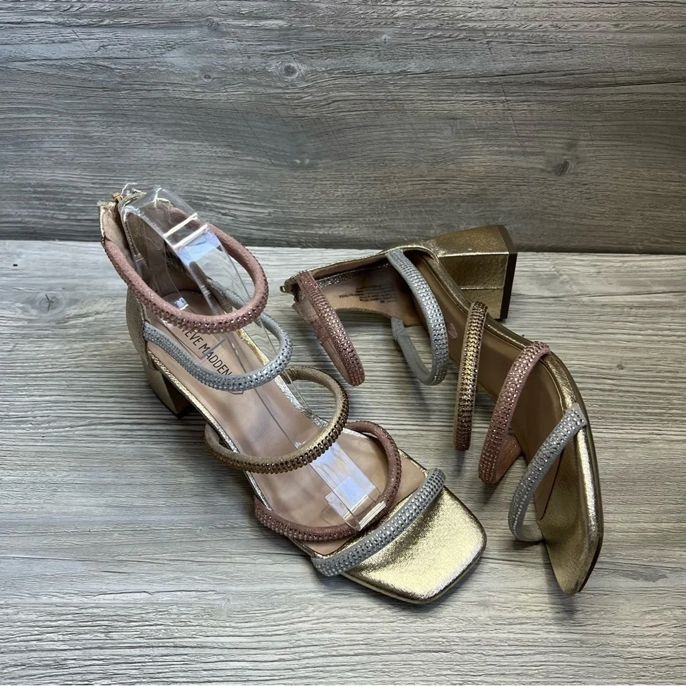 Steve Madden kids Jlucyy strappy metals chunky heel sandal kids 6 woman’s 7.5